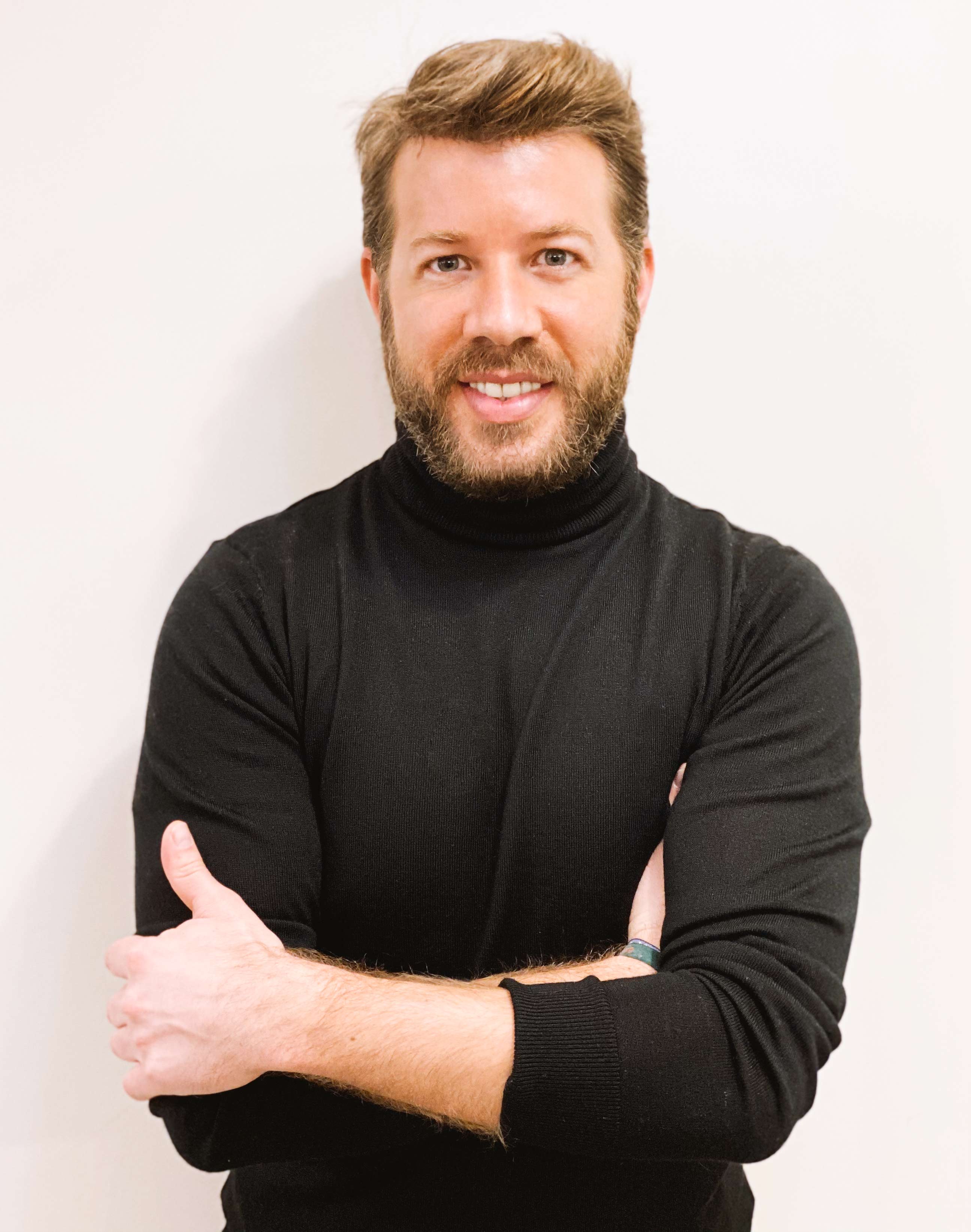 Rubén Higuera, director del Salón de peluquería y estética Unisex